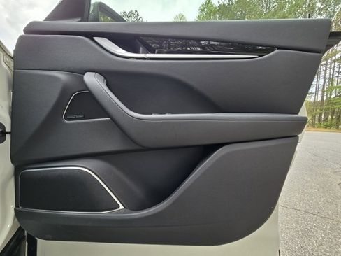 Used 2019 Maserati Levante image 24