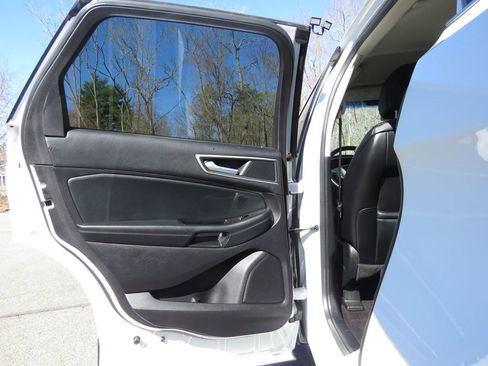 Used 2019 Ford Edge SEL w/ Equipment Group 201A AWD/4WD image 19