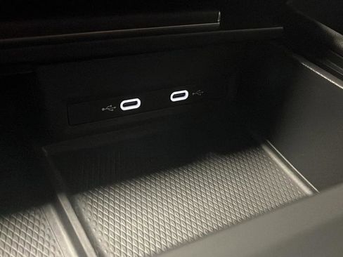 Used 2024 Volkswagen Atlas Cross Sport SE image 18