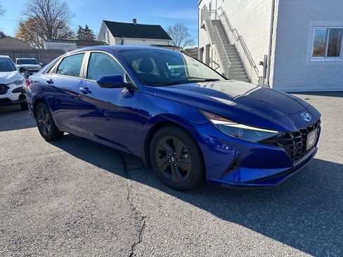 Used 2022 Hyundai Elantra SEL image 4