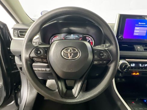 Used 2025 Toyota RAV4 XLE w/ Convenience Package FWD image 17