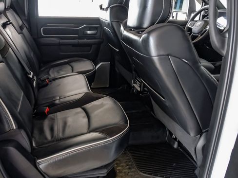 Used 2025 RAM 3500 Laramie AWD/4WD image 34