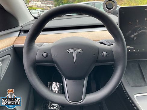 Used 2023 Tesla Model Y Long Range AWD/4WD image 39