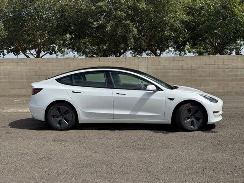 Used 2022 Tesla Model 3 Long Range AWD/4WD image 2