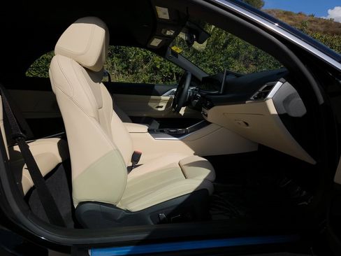 Used 2025 BMW 430i Convertible w/ Convenience Package image 24