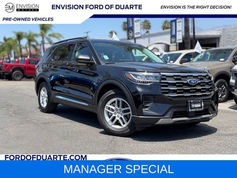 Used 2025 Ford Explorer Active RWD image 1