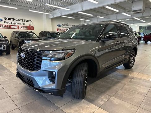 Used 2025 Ford Explorer ST-Line AWD/4WD image 17
