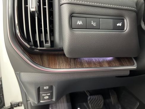 New 2026 Nissan Armada SL w/ Captain's Chari Seat Package RWD image 30