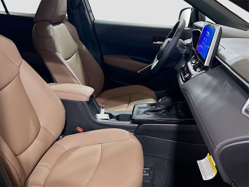 New 2026 Toyota Corolla Cross XLE image 27