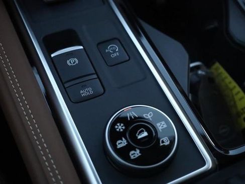 New 2026 Nissan Pathfinder Platinum AWD/4WD image 18