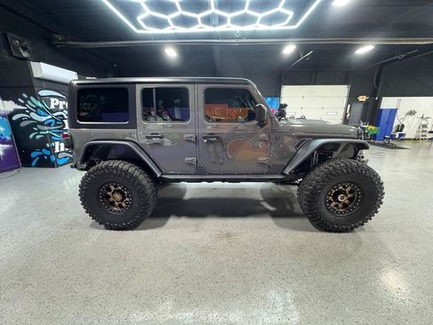Used 2019 Jeep Wrangler Unlimited Rubicon AWD/4WD image 10