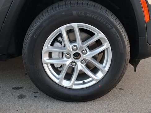 New 2025 Jeep Grand Cherokee Laredo X w/ Trailer Tow Package image 8