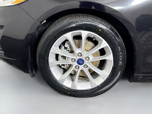 Used 2020 Ford Fusion SE image 38