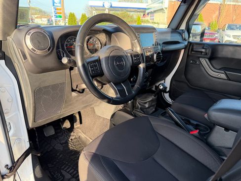 Used 2017 Jeep Wrangler Unlimited Sport w/ Quick Order Package 23S image 13