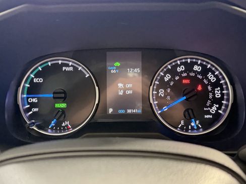 Used 2022 Toyota RAV4 LE AWD/4WD image 22