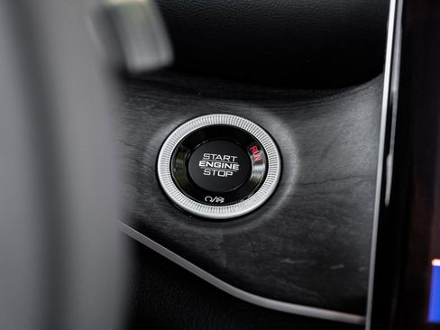 Used 2023 Jeep Grand Cherokee L Limited image 30