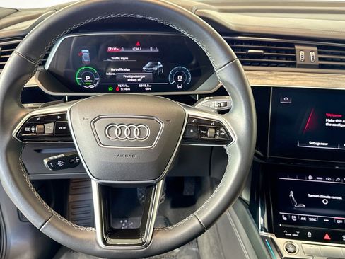 Used 2022 Audi e-tron Chronos w/ Chronos Package image 10