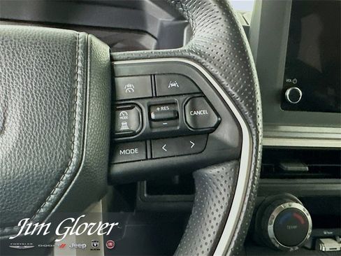 Used 2025 Toyota 4Runner SR5 image 27