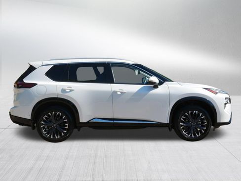 Certified 2024 Nissan Rogue Platinum w/ Platinum Premium Package AWD/4WD image 8