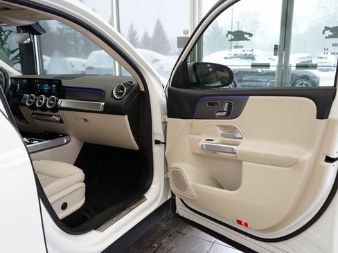 Used 2021 Mercedes-Benz GLB 250 GLB 250 image 41
