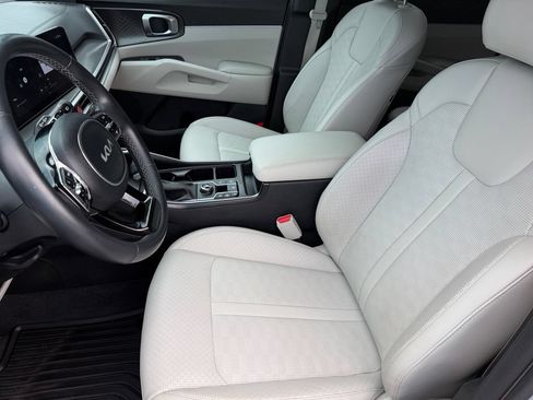 Used 2024 Kia Sorento EX w/ Panoramic Sunroof Package FWD image 10