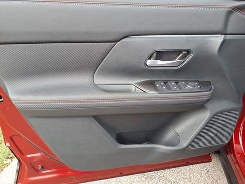 New 2026 Nissan Kicks SR w/ SR Premium Package image 6