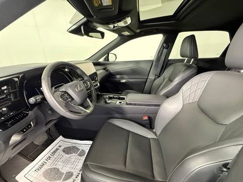 Used 2025 Lexus RX 350 Premium w/ Convenience Package FWD image 5