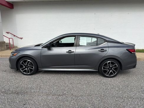 Used 2024 Nissan Sentra SR FWD image 3