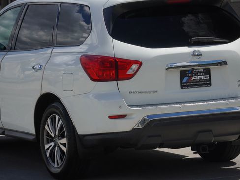 Used 2017 Nissan Pathfinder SL image 20