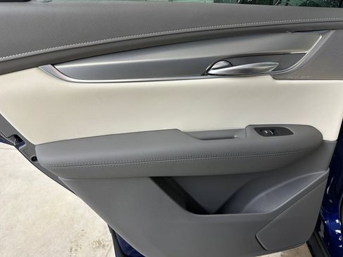 New 2026 Cadillac XT5 Premium Luxury w/ LPO, Floor Liner Package image 20