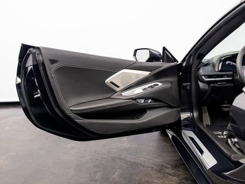 Used 2024 Chevrolet Corvette Stingray Premium Conv w/ Z51 Performance Package image 36