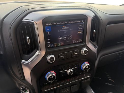 Used 2020 GMC Sierra 1500 SLT image 12