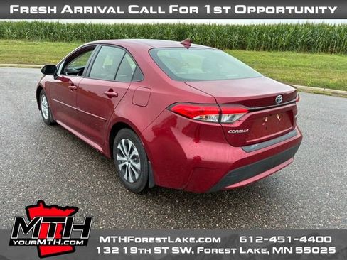 Used 2022 Toyota Corolla LE FWD image 6