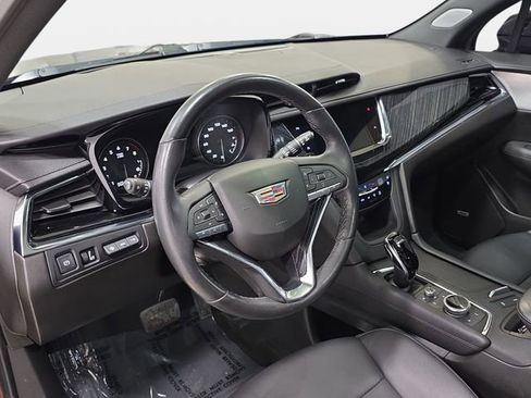 Used 2022 Cadillac XT6 Premium Luxury w/ Technology Package AWD/4WD image 16