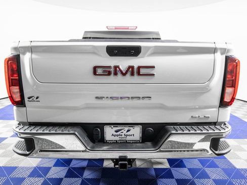 Used 2022 GMC Sierra 1500 SLE image 4