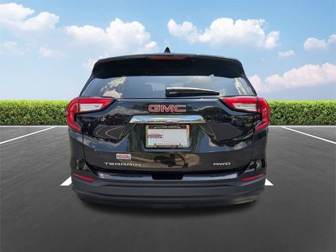 Used 2024 GMC Terrain SLE AWD/4WD image 6