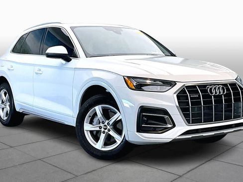 Certified 2023 Audi Q5 2.0T Premium w/ Convenience Package image 2