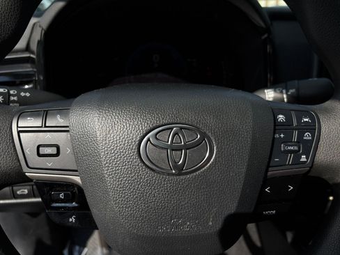 Used 2025 Toyota Camry LE image 32