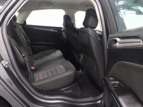 Used 2020 Ford Fusion SE image 17