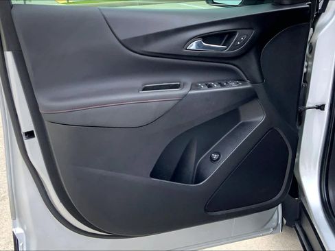 Used 2022 Chevrolet Equinox RS w/ Infotainment Package FWD image 21