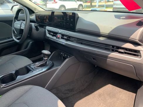 Used 2025 Kia K4 FWD image 32
