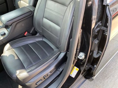 Used 2019 GMC Acadia Denali w/ Technology Package AWD/4WD image 19