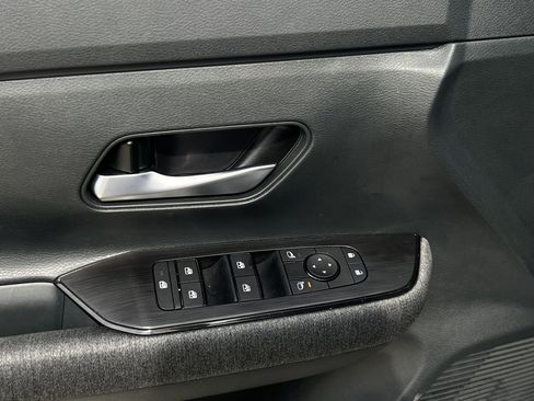 Used 2026 Nissan Kicks SV image 23