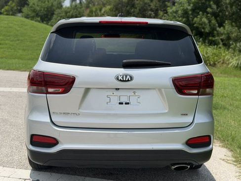 Used 2019 Kia Sorento FWD image 4