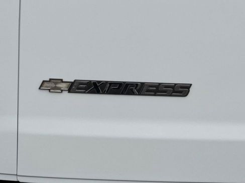 Used 2020 Chevrolet Express 3500 LS w/ Cold Climate Package image 35