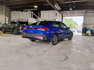 Used 2025 Hyundai Elantra Sport video 3