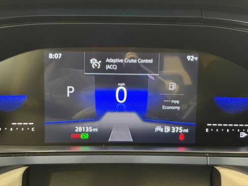 Used 2023 Volkswagen Taos SE w/ Panoramic Sunroof Package FWD image 41
