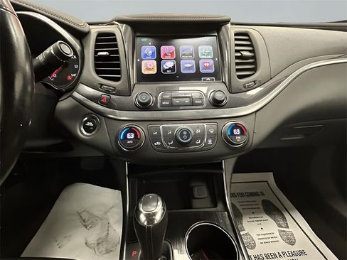 Used 2018 Chevrolet Impala LT image 18