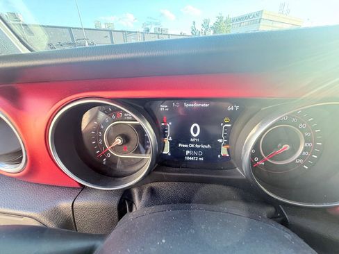 Used 2018 Jeep Wrangler Unlimited Rubicon AWD/4WD image 15
