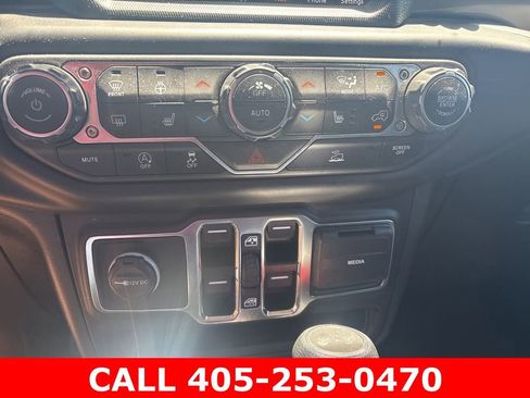 Used 2021 Jeep Wrangler Unlimited Sahara AWD/4WD image 10